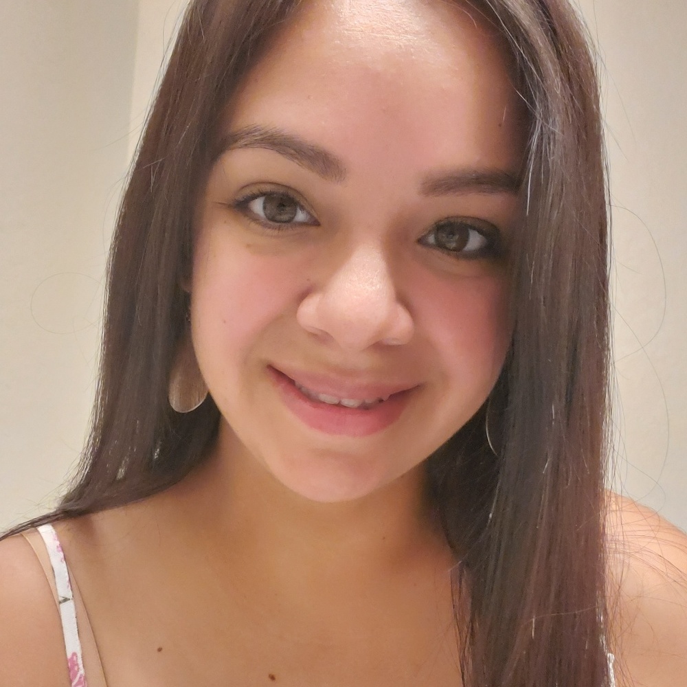 Meet your Posher, Mayra
